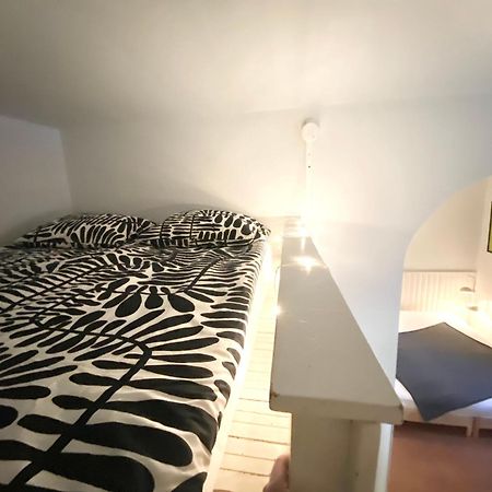 Small Home In Kamppi เฮลซิงกิ ภายนอก รูปภาพ