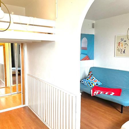 Small Home In Kamppi เฮลซิงกิ ภายนอก รูปภาพ