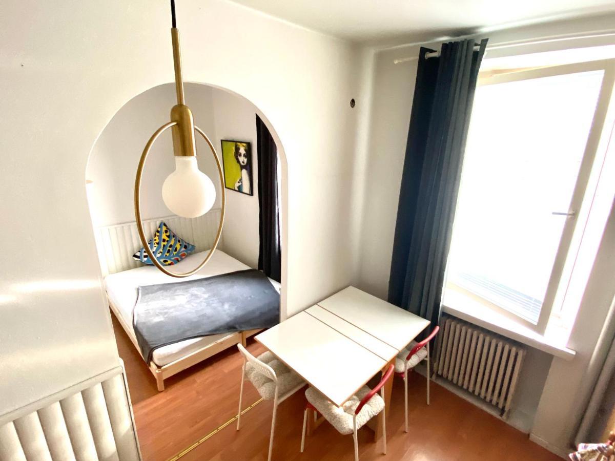 Small Home In Kamppi เฮลซิงกิ ภายนอก รูปภาพ